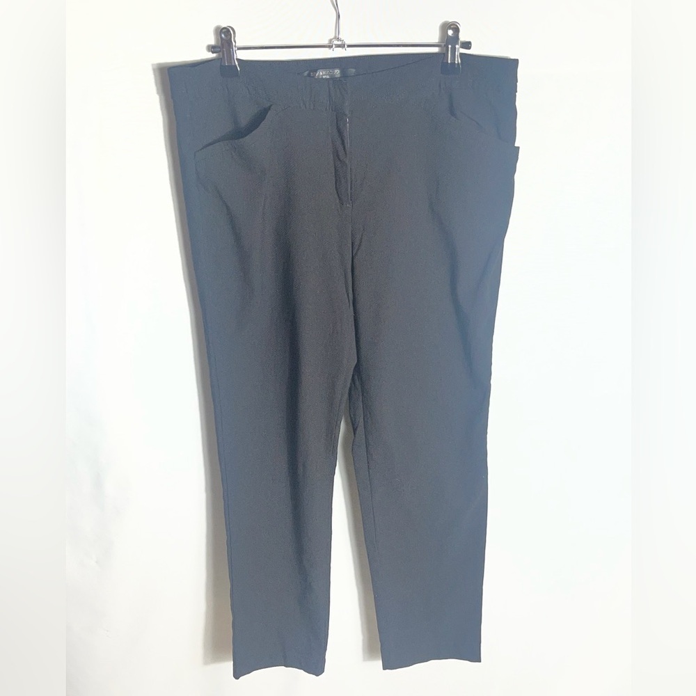 89th & Madison Black Stretch Pants Women’s Size 10 Zip Button Straight Leg